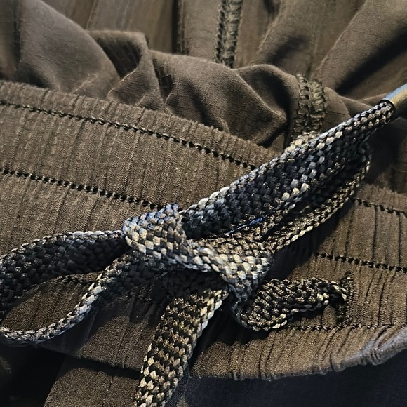 Under Armour Mens Black Shorts - Picture 8 of 8